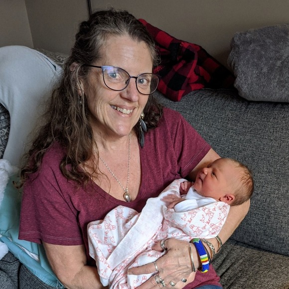 Meet your Posher, Dee - Picture 1 of 1